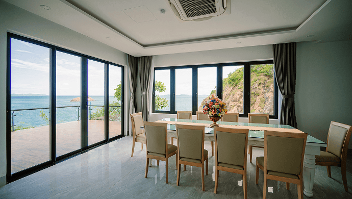 Villa SEA Beachfront & Pool 3 Bedroom